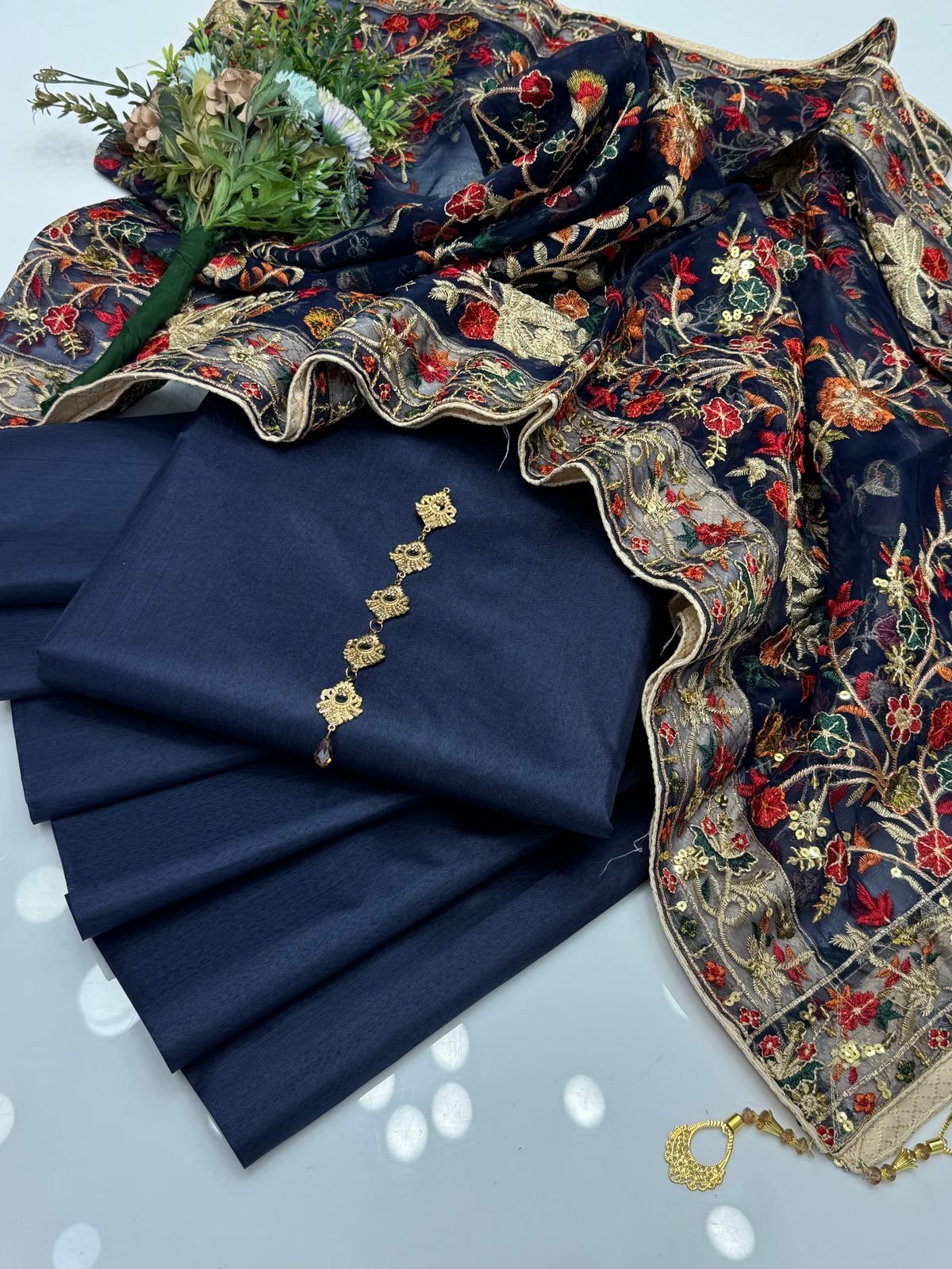 Fancy Qatan Silk With Organza Heavy Dupatta 3pc Dress - Image 10