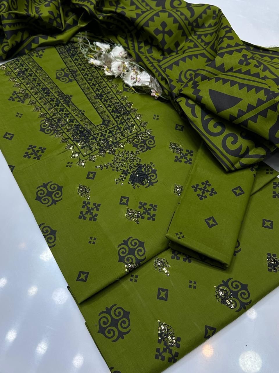 Lawn Block Print + Embroidered 3PC Dress - Image 8